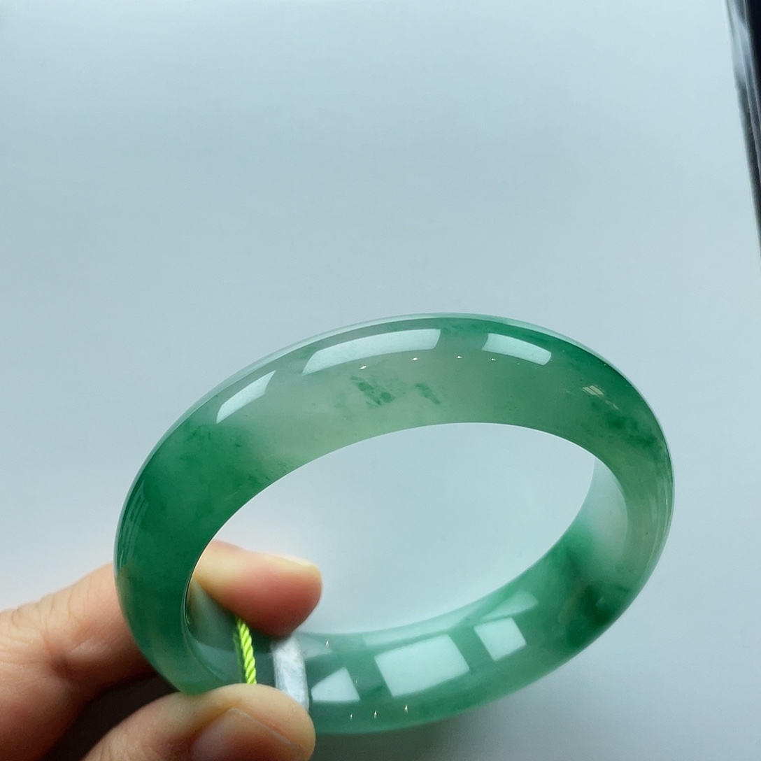 未镶嵌手镯石英质玉