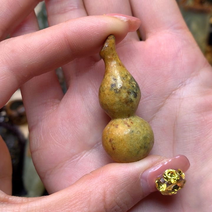 岫岩河磨玉（透闪石质玉）手链未镶嵌