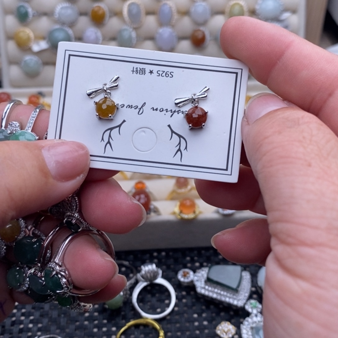 未镶嵌戒指翡翠q*^缅甸