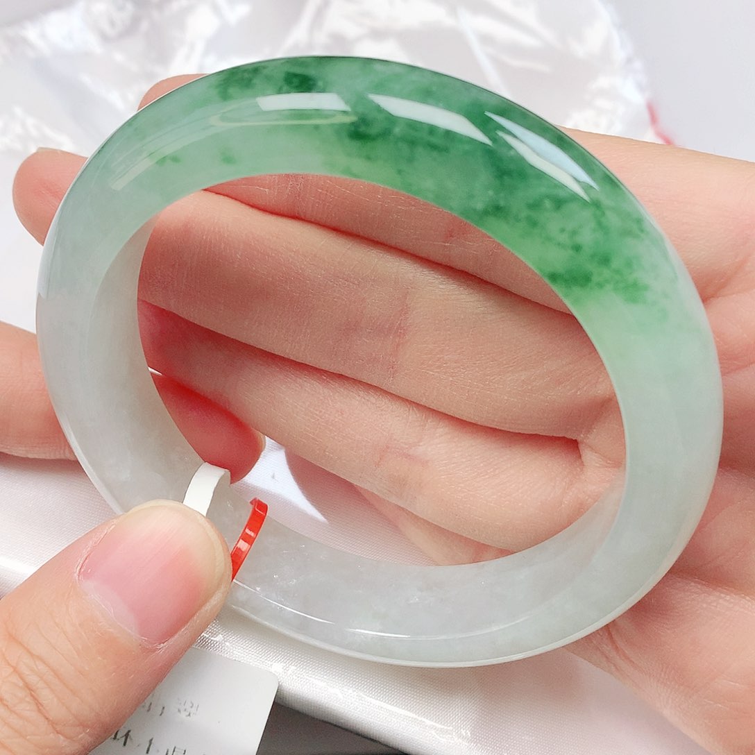 翡翠手镯未镶嵌抖音766