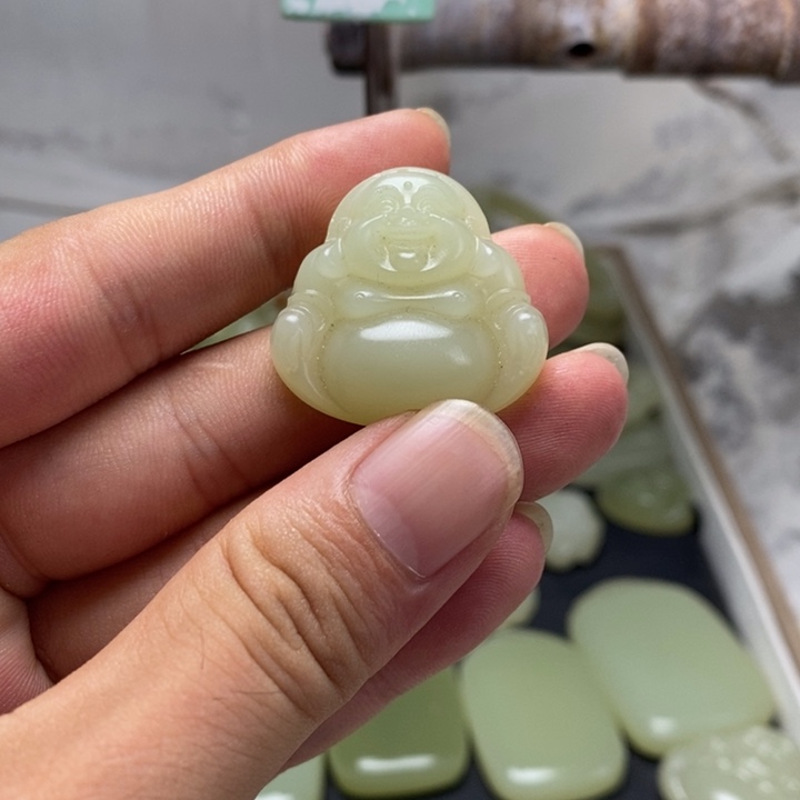 青海各尔木时尚30佛公