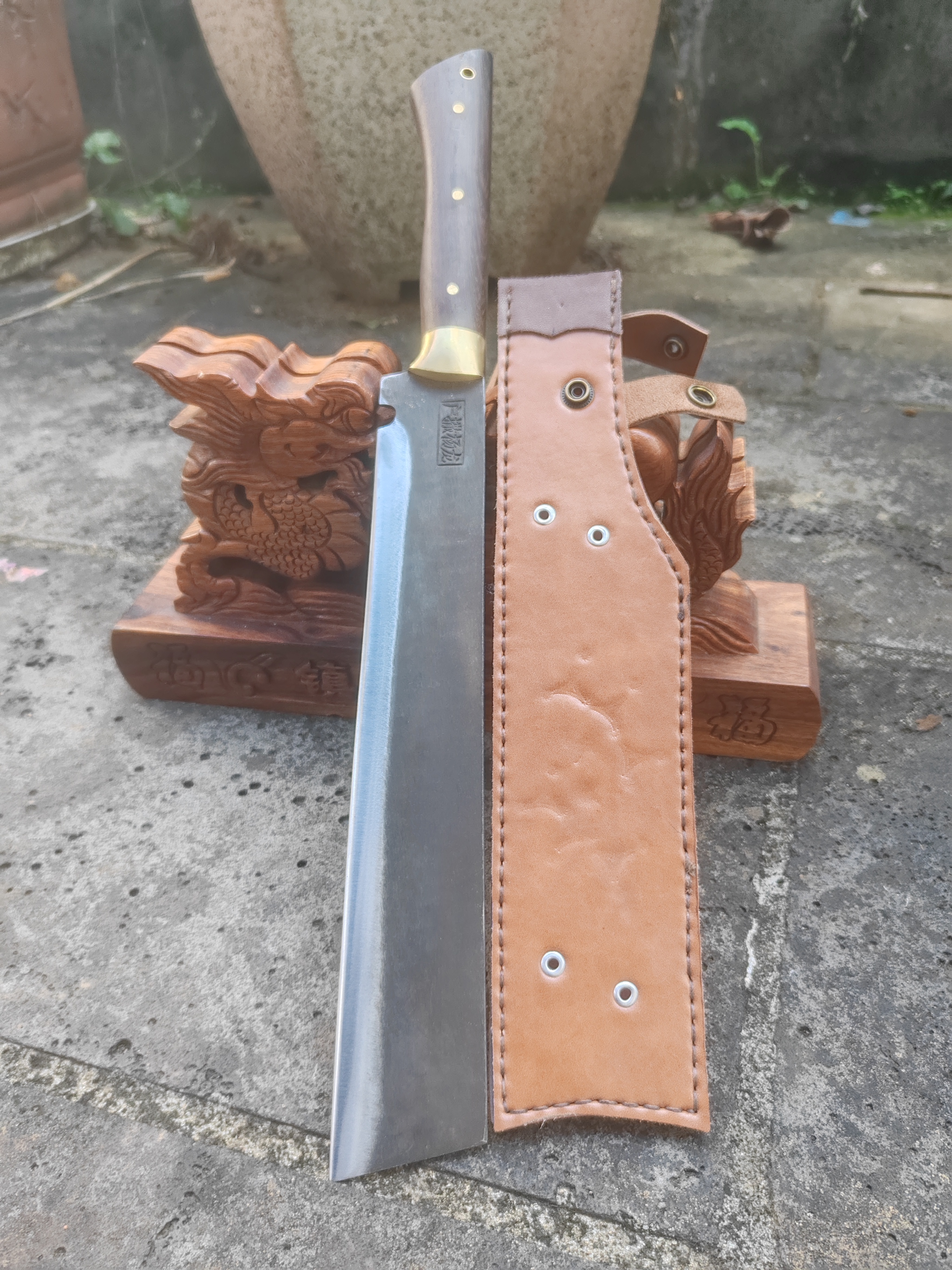 弹簧钢高硬度一体金游侠中款户外车载防身未开刃收藏刀