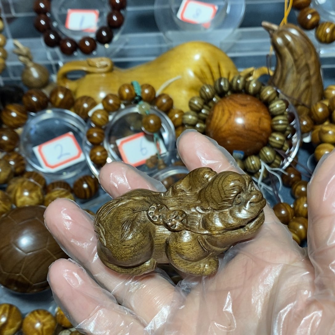 金丝楠木雕工艺品