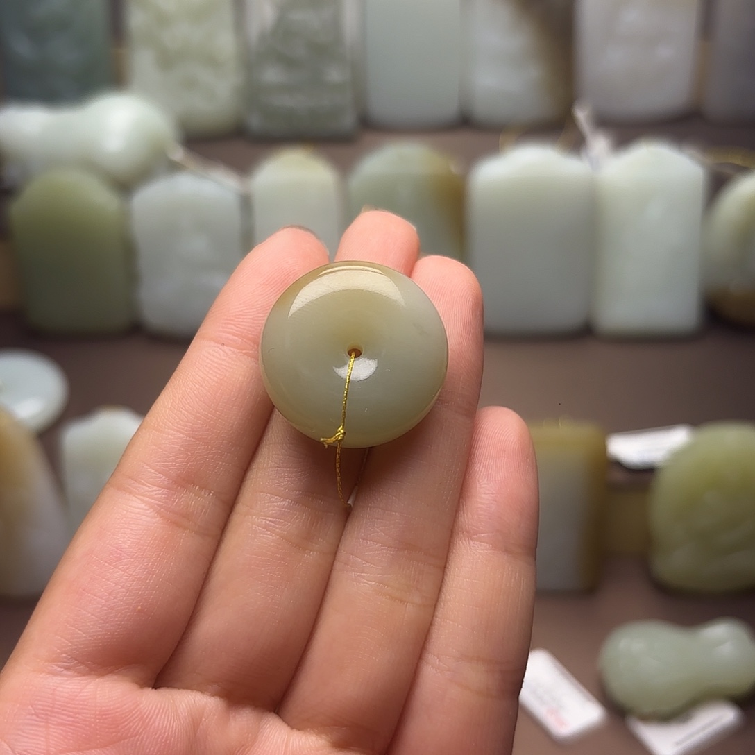 未镶嵌和田玉挂件