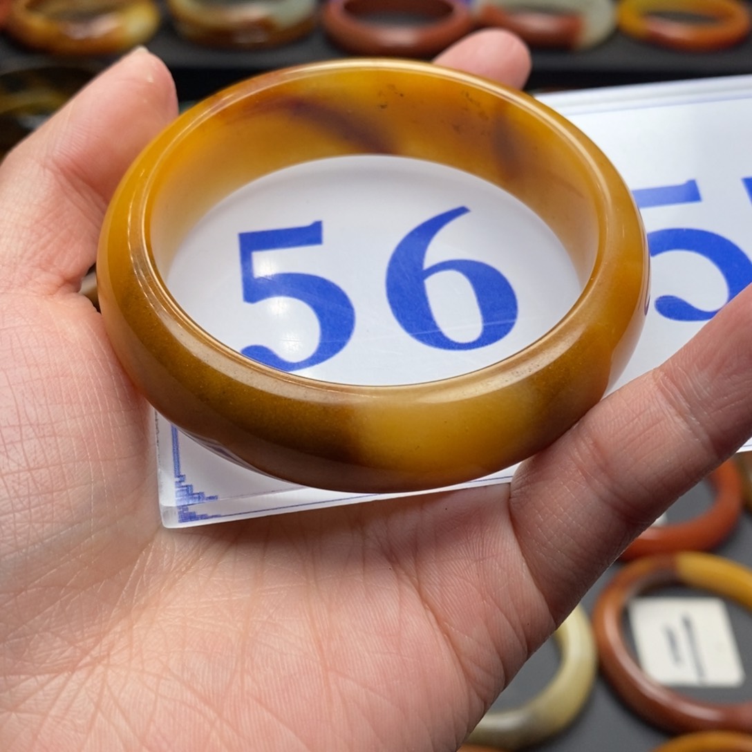 石英质玉（黄龙玉）手镯未镶嵌