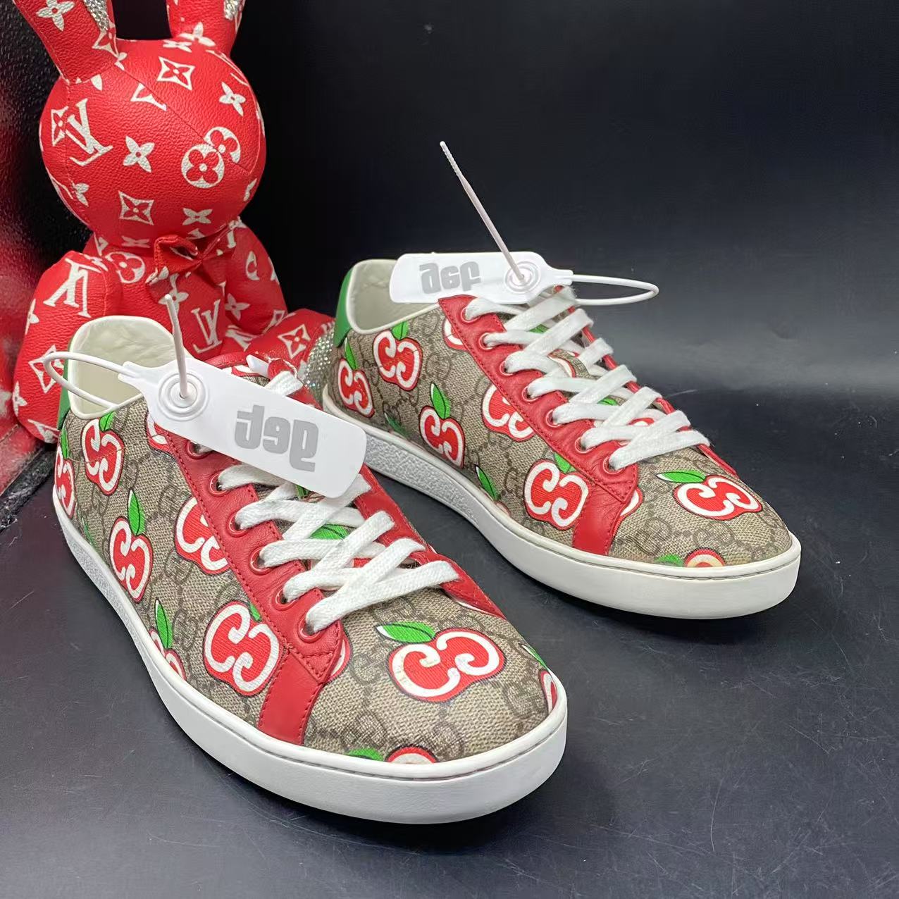 95新 GUCCI/古驰 【聚星福利】棕老花樱桃板鞋39欧码kke145