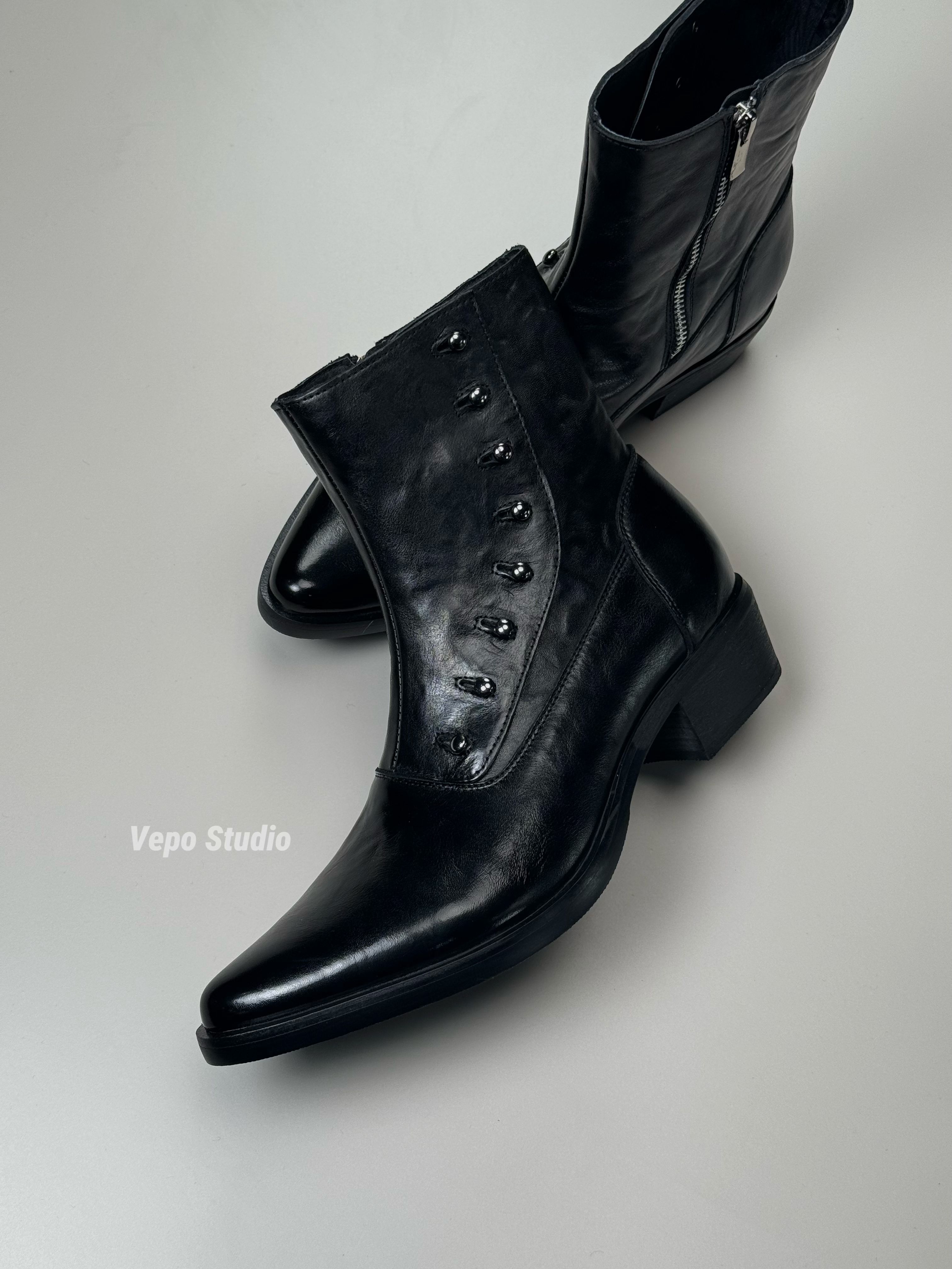 【25秋冬独家设计款】暗黑先锋小众设计尖头铆钉切尔西增高翘头皮鞋