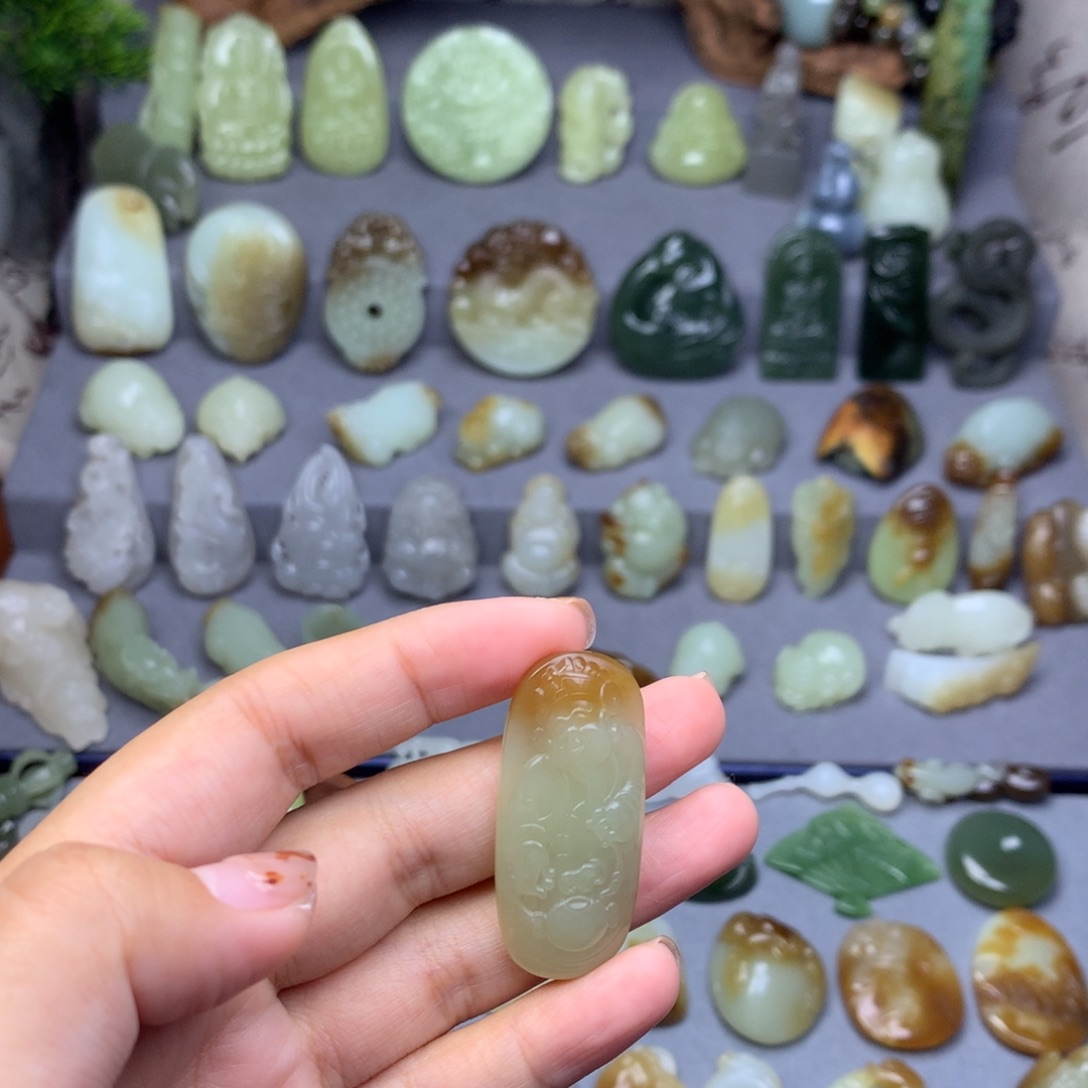 和田玉未镶嵌挂件