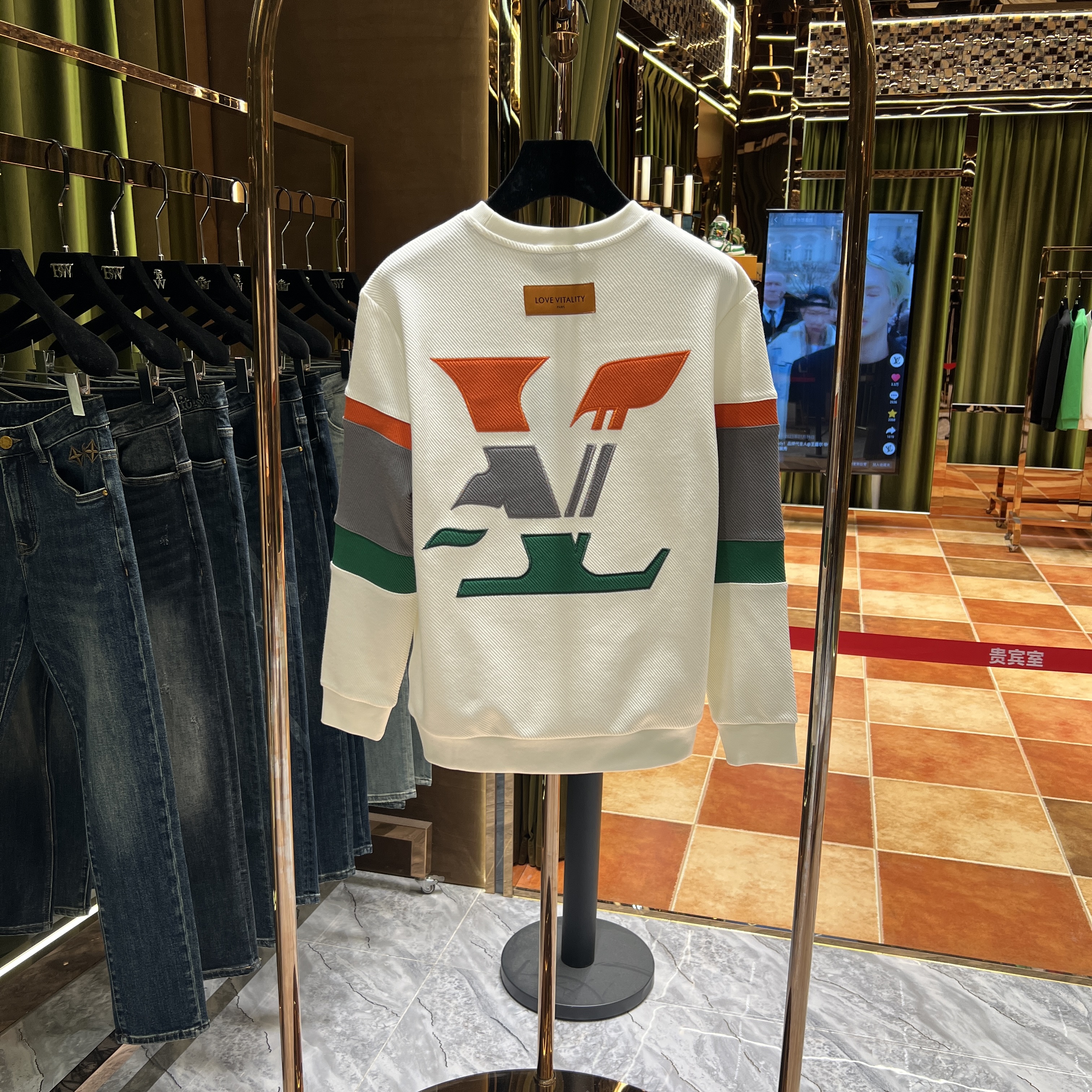 YL【大师兄专属】2025年秋冬新品高级感时尚百搭刺绣卫衣88959