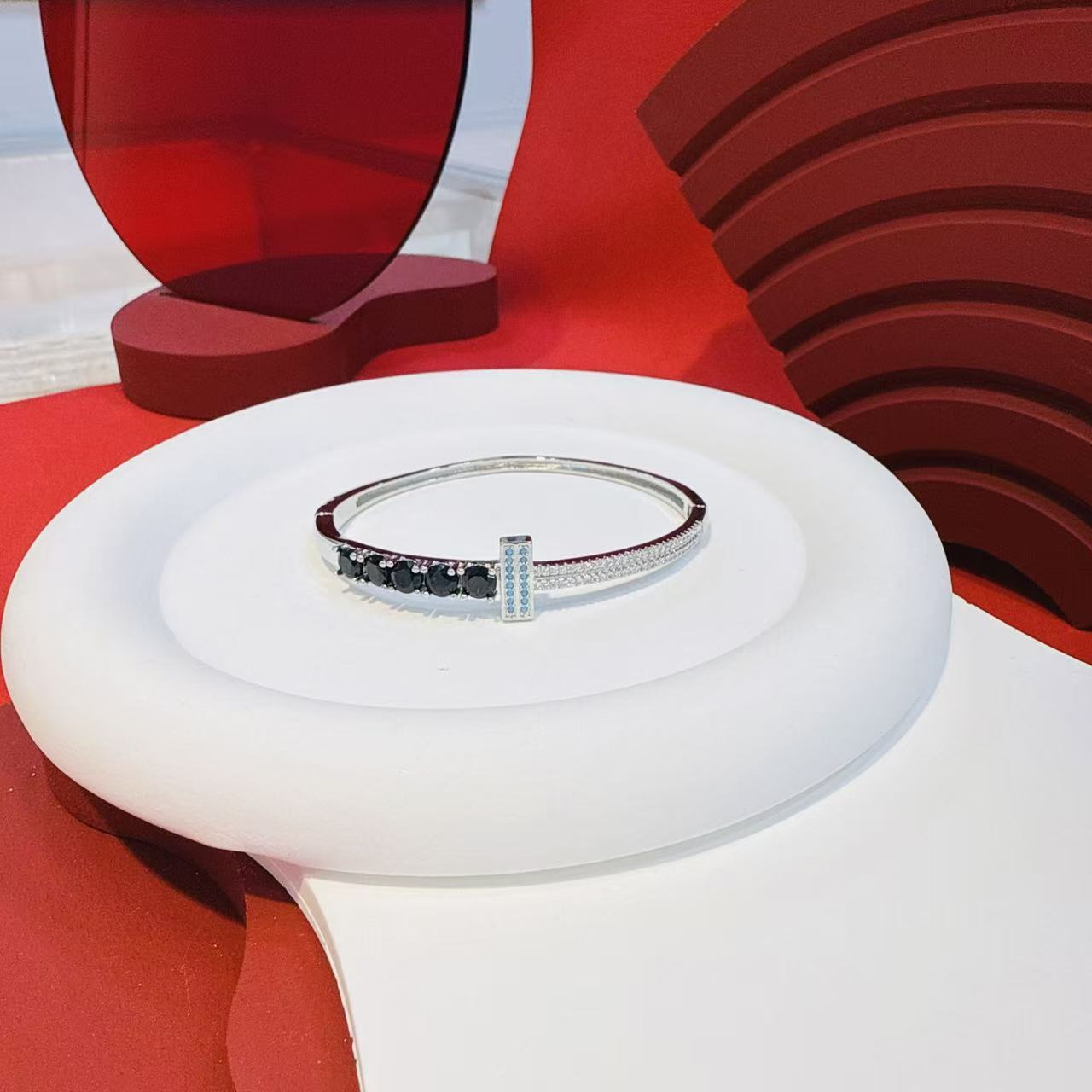 5mm蓝宝石手镯HNZ14788