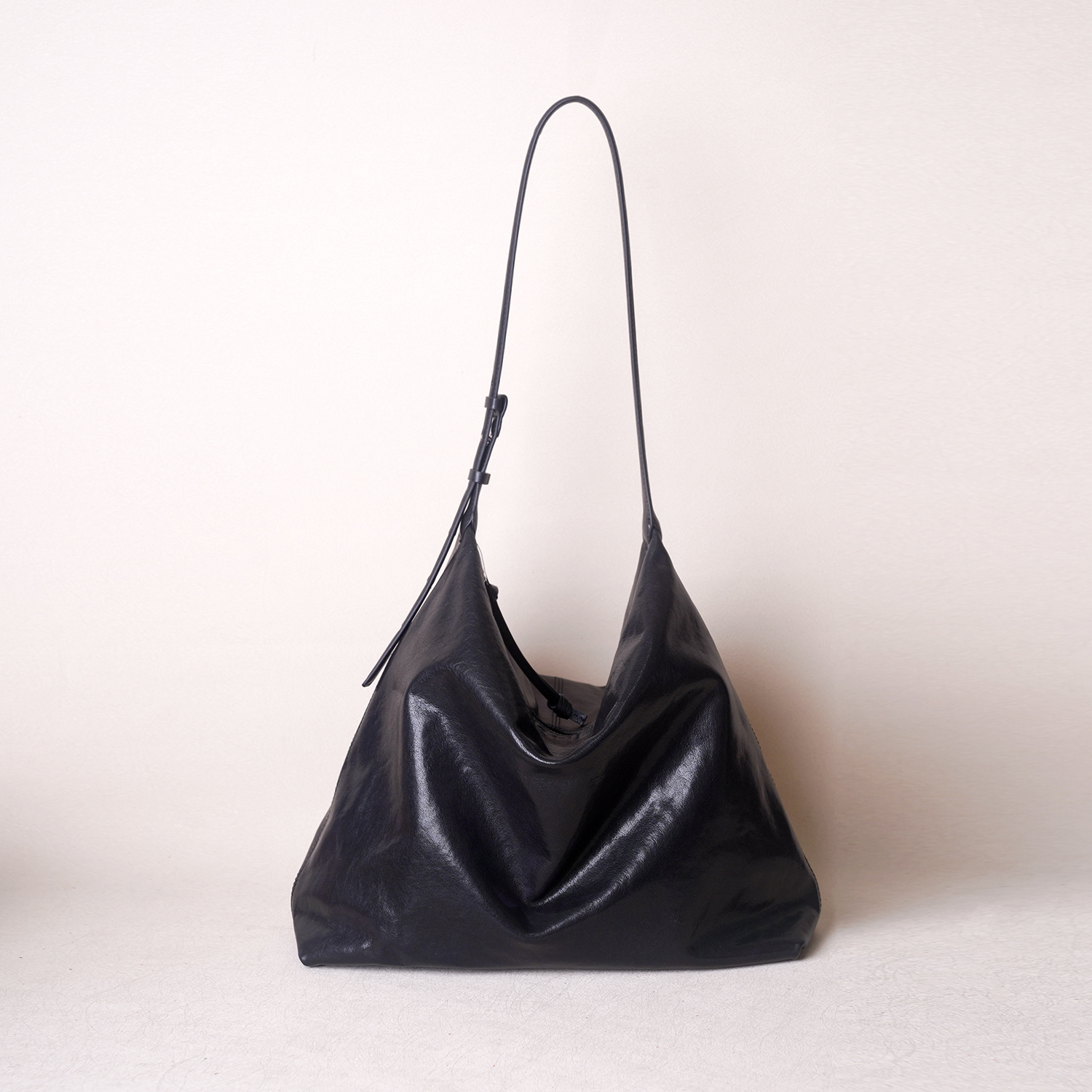 【闺宿】水晶植鞣头层牛皮复古女包单肩斜挎大号水桶HOBO托特包1206