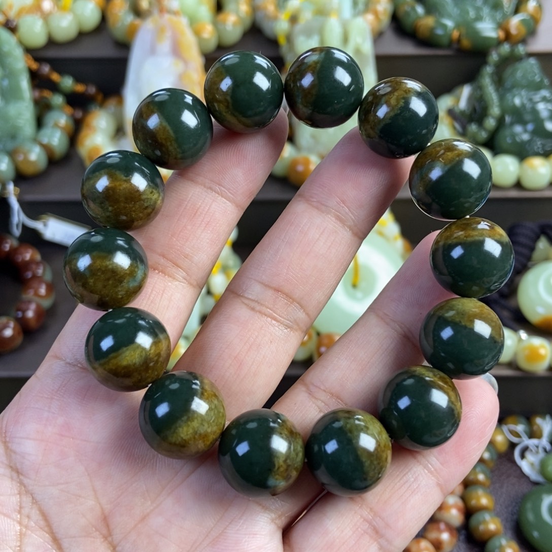 透闪石质玉未镶嵌手串