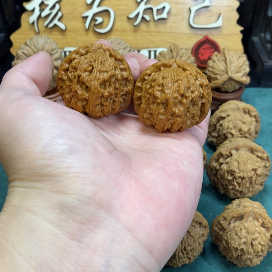 文玩核桃把件白狮子40