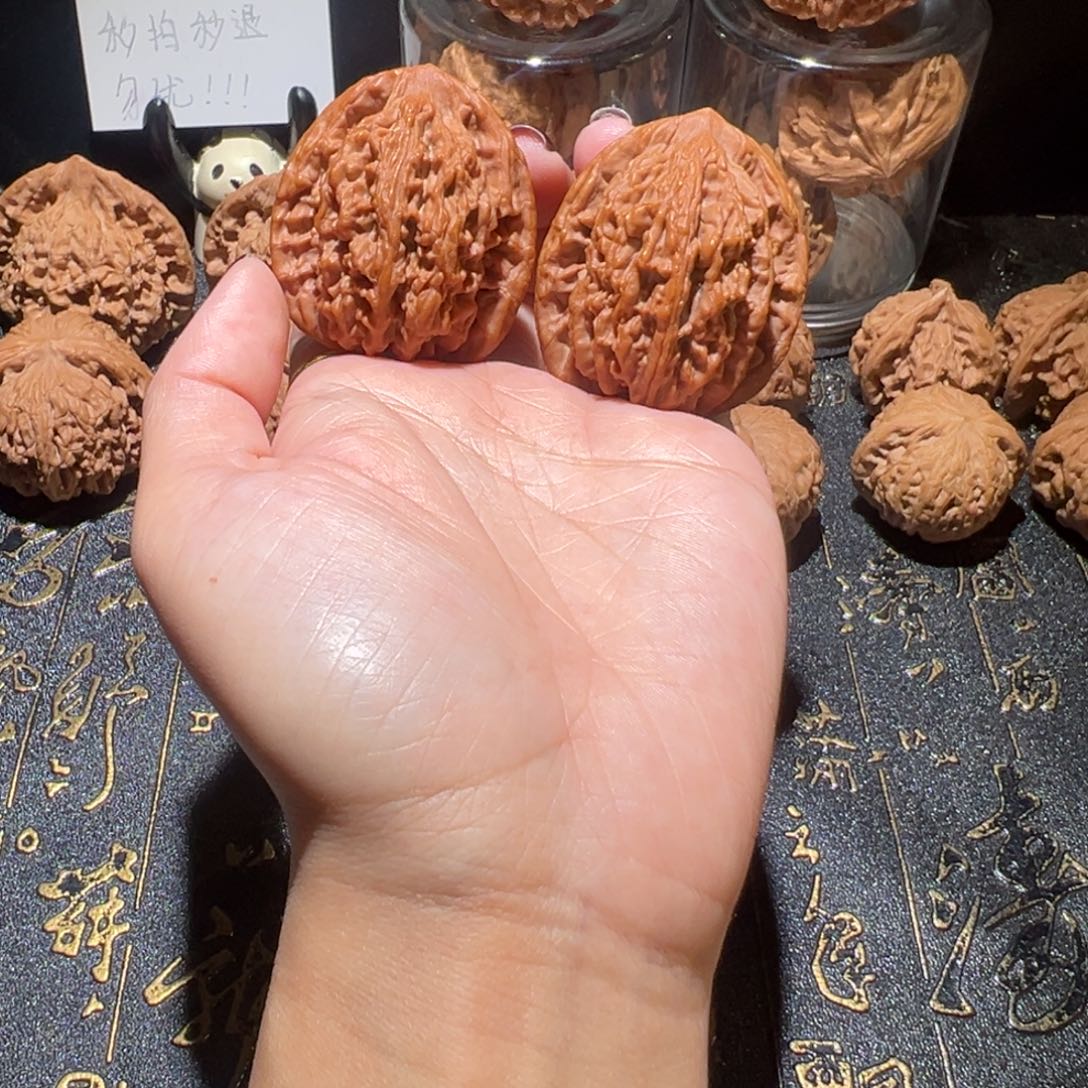 文玩核桃吊坠虎头40.5手把件168