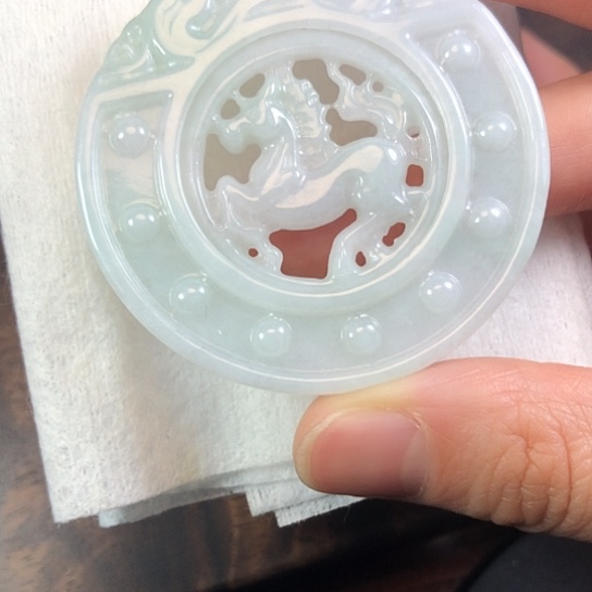 翡翠未镶嵌颈饰缅甸A货，每天下午1点半开播