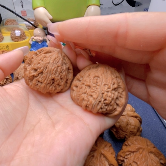 文玩核桃吊坠三角疆