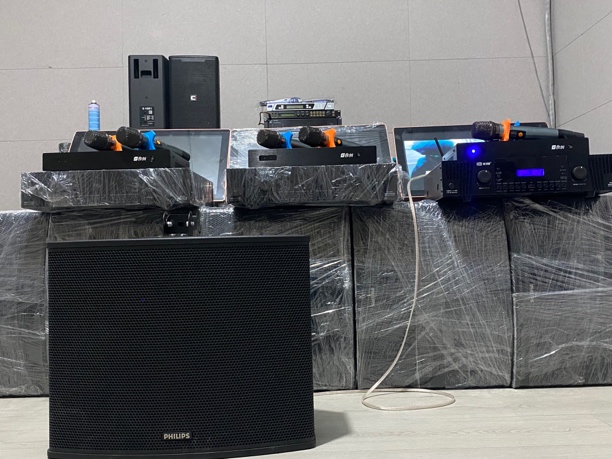 9新  飞利浦10寸卡包套装，包含二手音创3T点歌机！二手物品不包邮