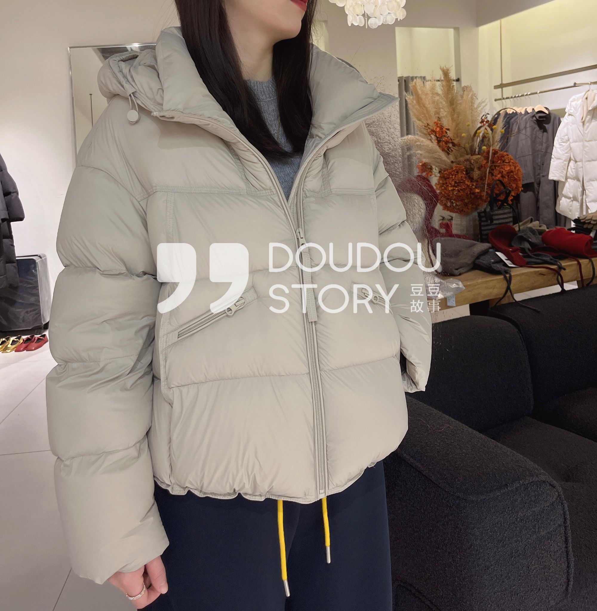 HALUNGLE/海伦格丽  Y8539   时尚经典连帽百搭羽绒服dy