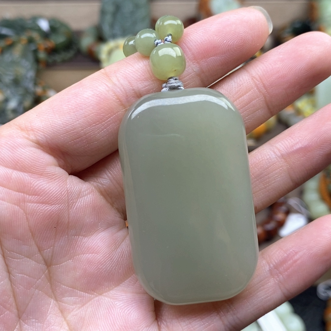 透闪石质玉未镶嵌手串