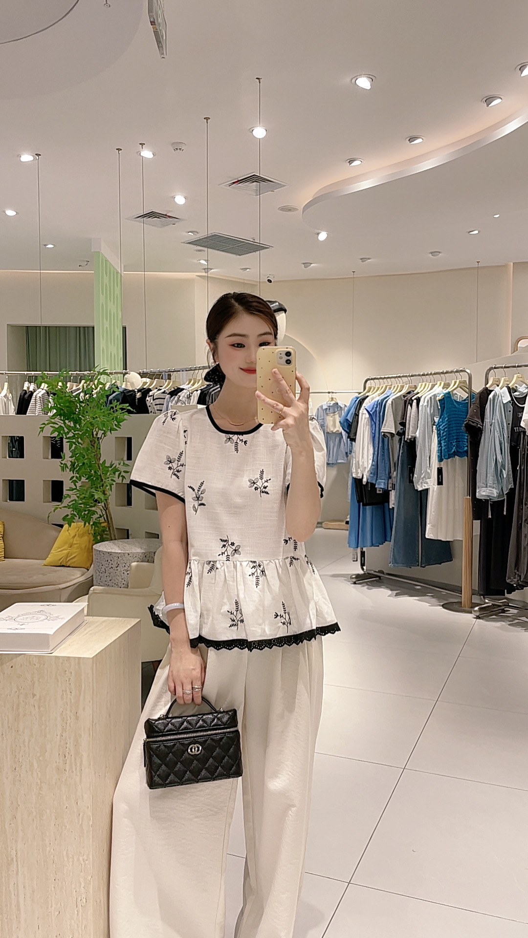 艾然夏季上新波点花边圆领小衫气质白色时尚法式7481