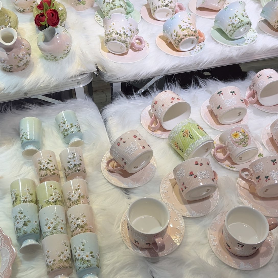 瓷片8801一起逛集市啦