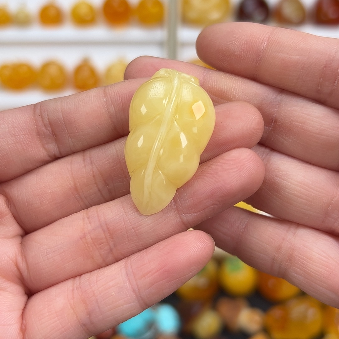 蜜蜡未镶嵌颈饰蜜蜡