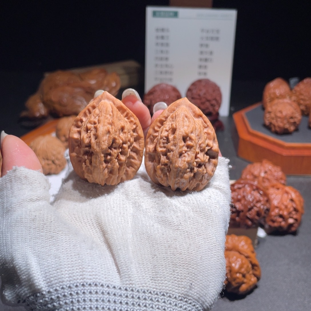 吊坠文玩核桃35.37.44大红袍3102