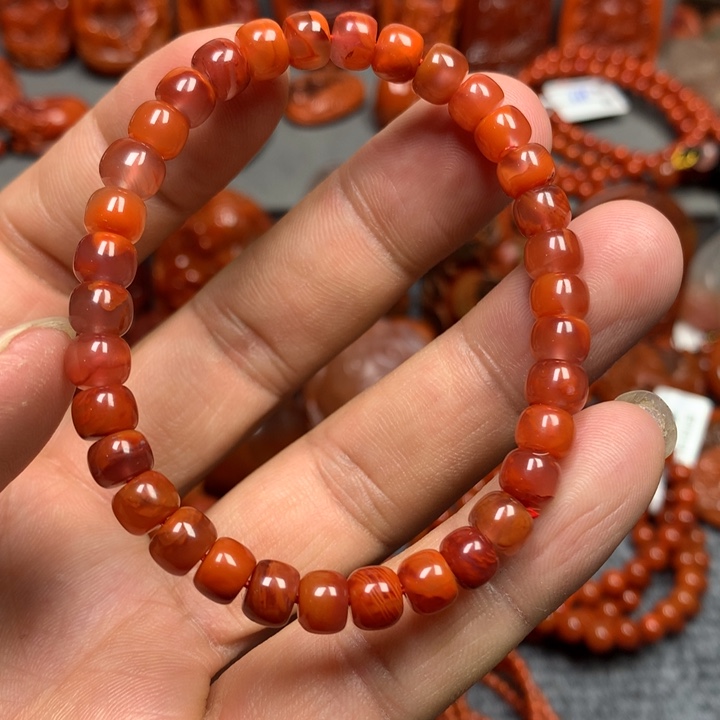 南红玛瑙手串未镶嵌6+m m