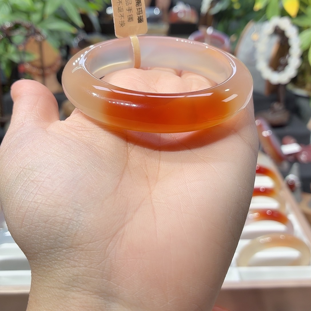 皮***呼玛瑙/玉髓未镶嵌手镯