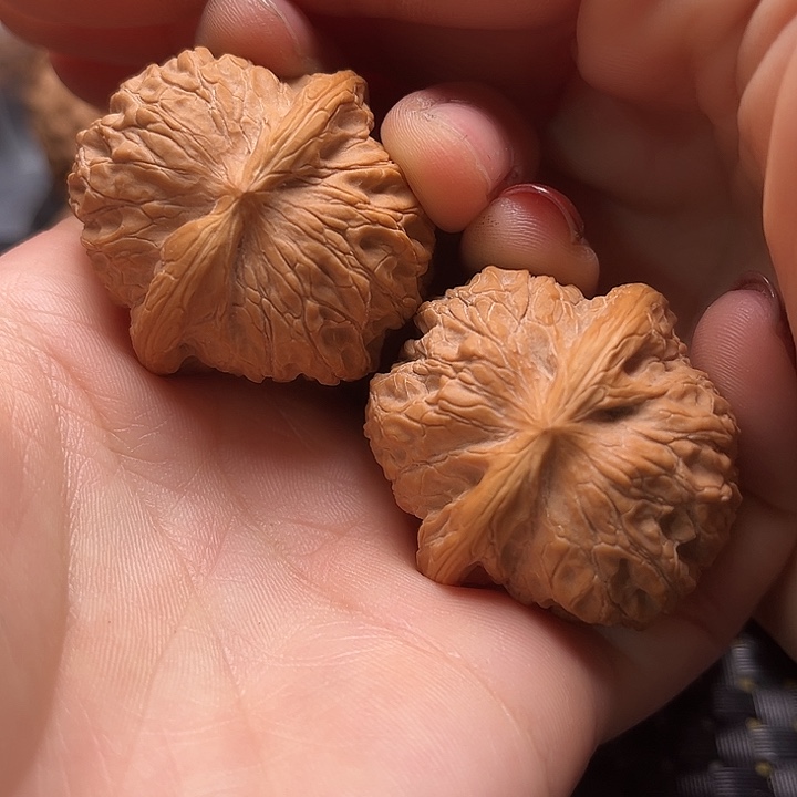 文玩核桃把件37血麒麟