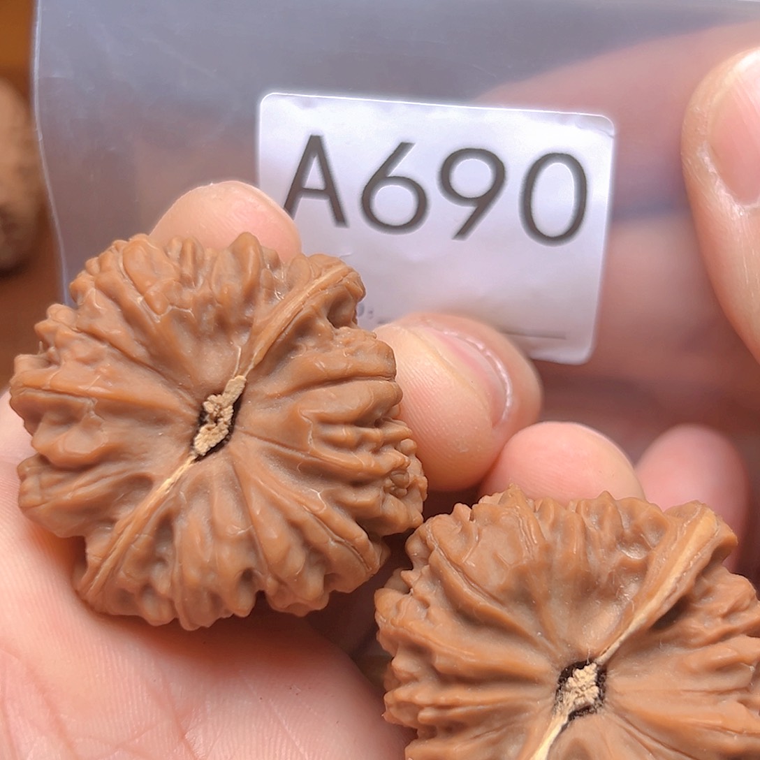 文玩核桃吊坠41凹底