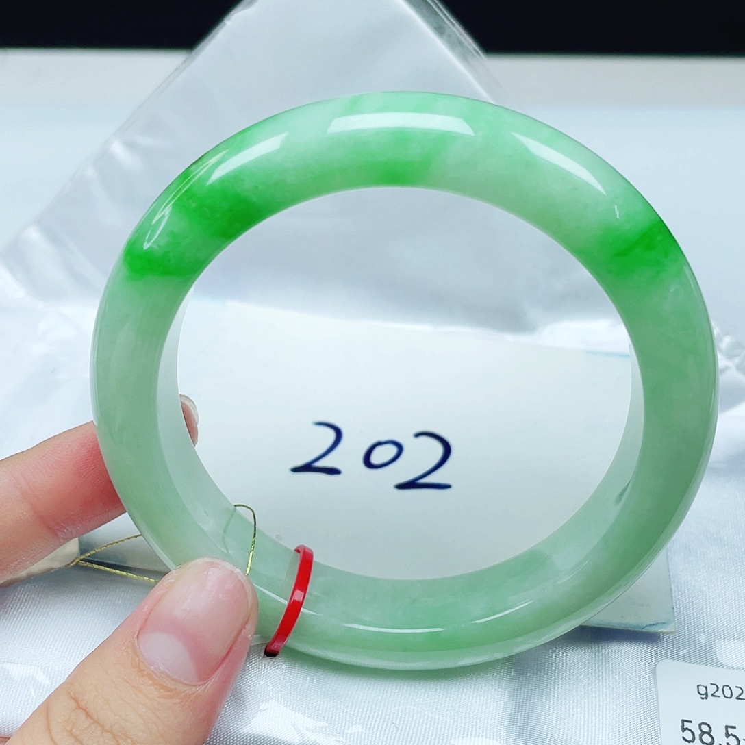 翡翠未镶嵌手镯正圈58.5