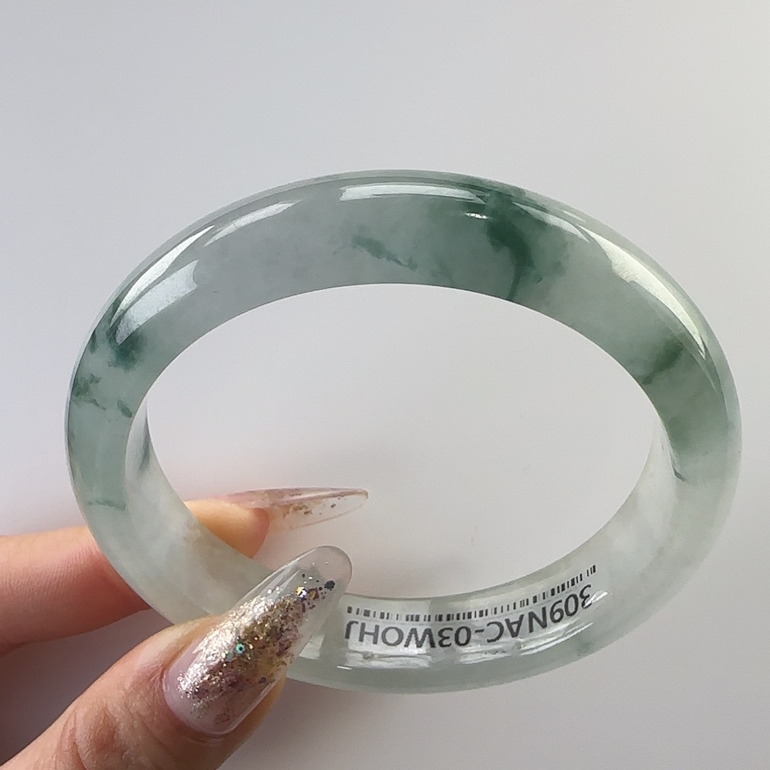 梵****非金属微瑕放漏手镯