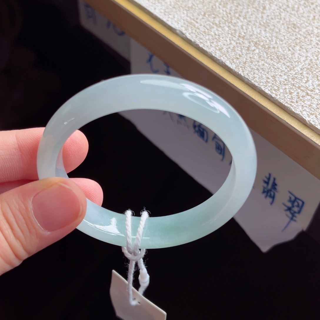 翡翠未镶嵌手镯手镯