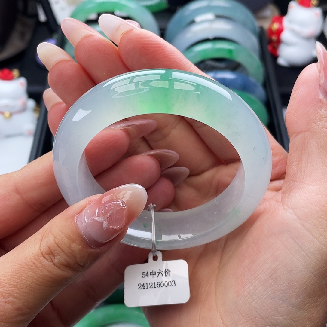 翡翠手镯未镶嵌54冰胶飘绿花轮胎、截图询价