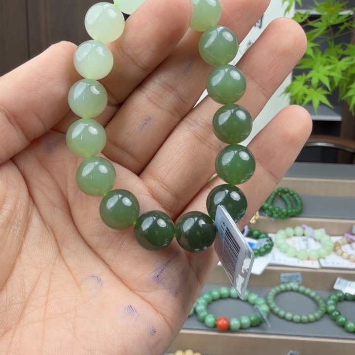 手串未镶嵌和田玉晴水渐变手串