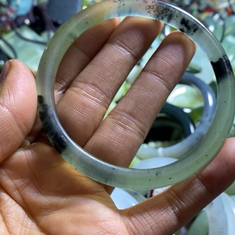 岫玉手镯未镶嵌60口径