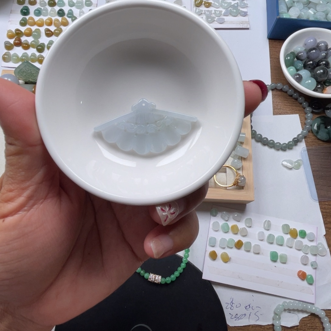 翡翠颈饰未镶嵌66666666