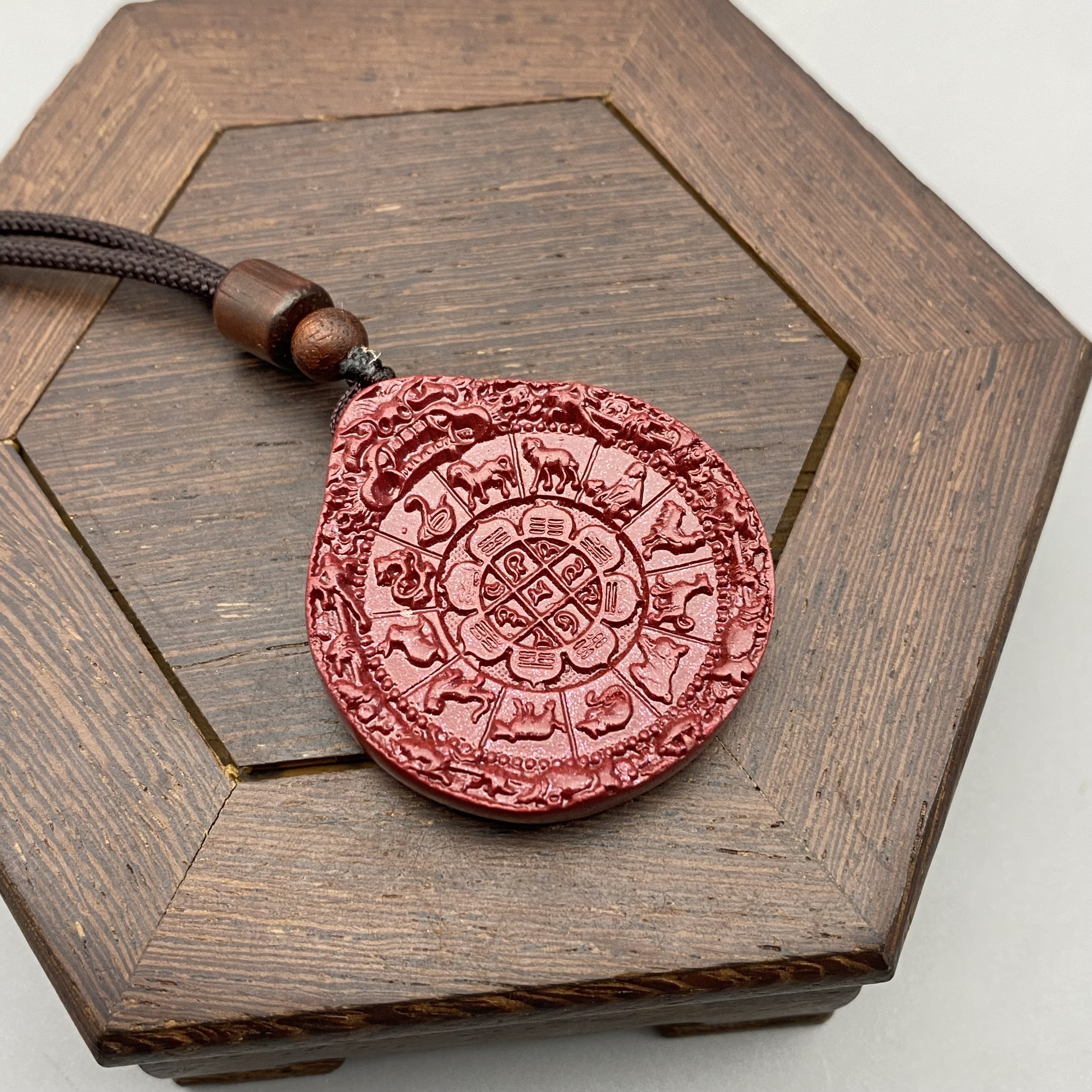 含辰砂工艺品XZ008-经典雕刻龙牌八宝罗盘