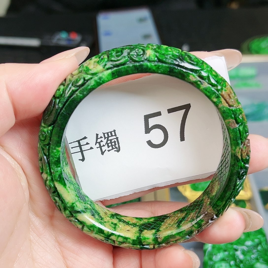 翡翠颈饰未镶嵌手镯55-56