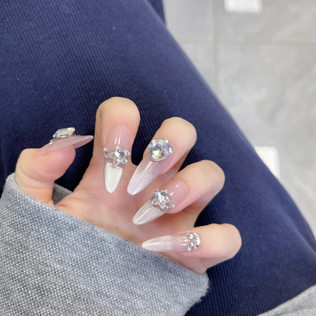 极光 长杏仁穿戴甲手工带钻高级感美甲贴片法式渐变新款