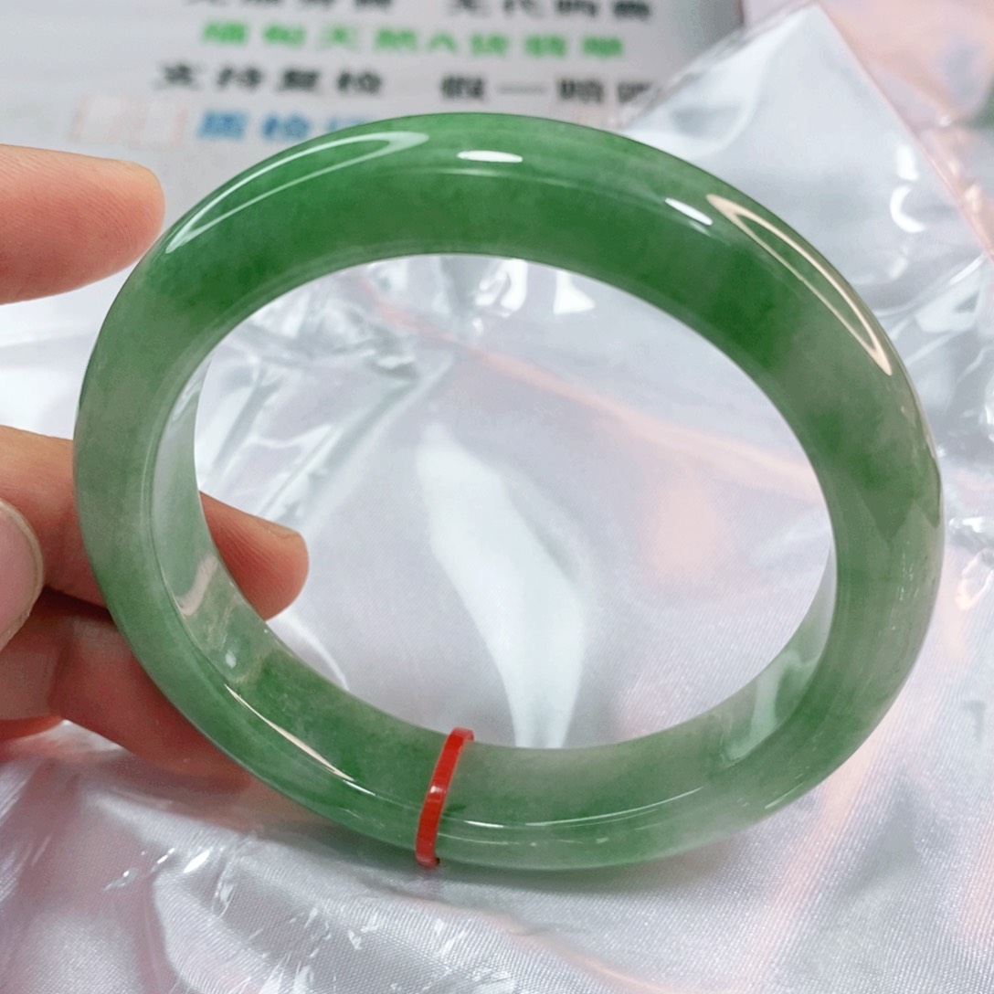 翡翠手镯未镶嵌鑫*61圈口