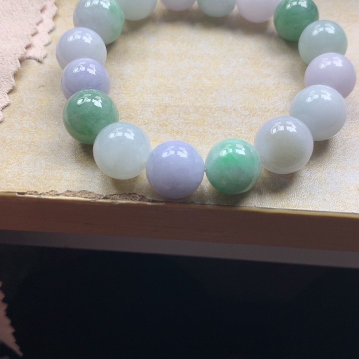 翡翠颈饰未镶嵌吊坠