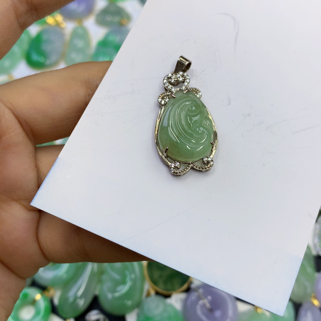 翡翠未镶嵌颈饰翡翠