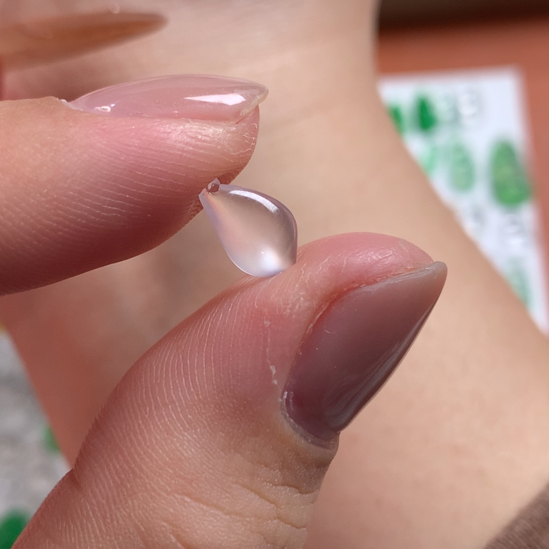 翡翠未镶嵌颈饰水滴透透瓜