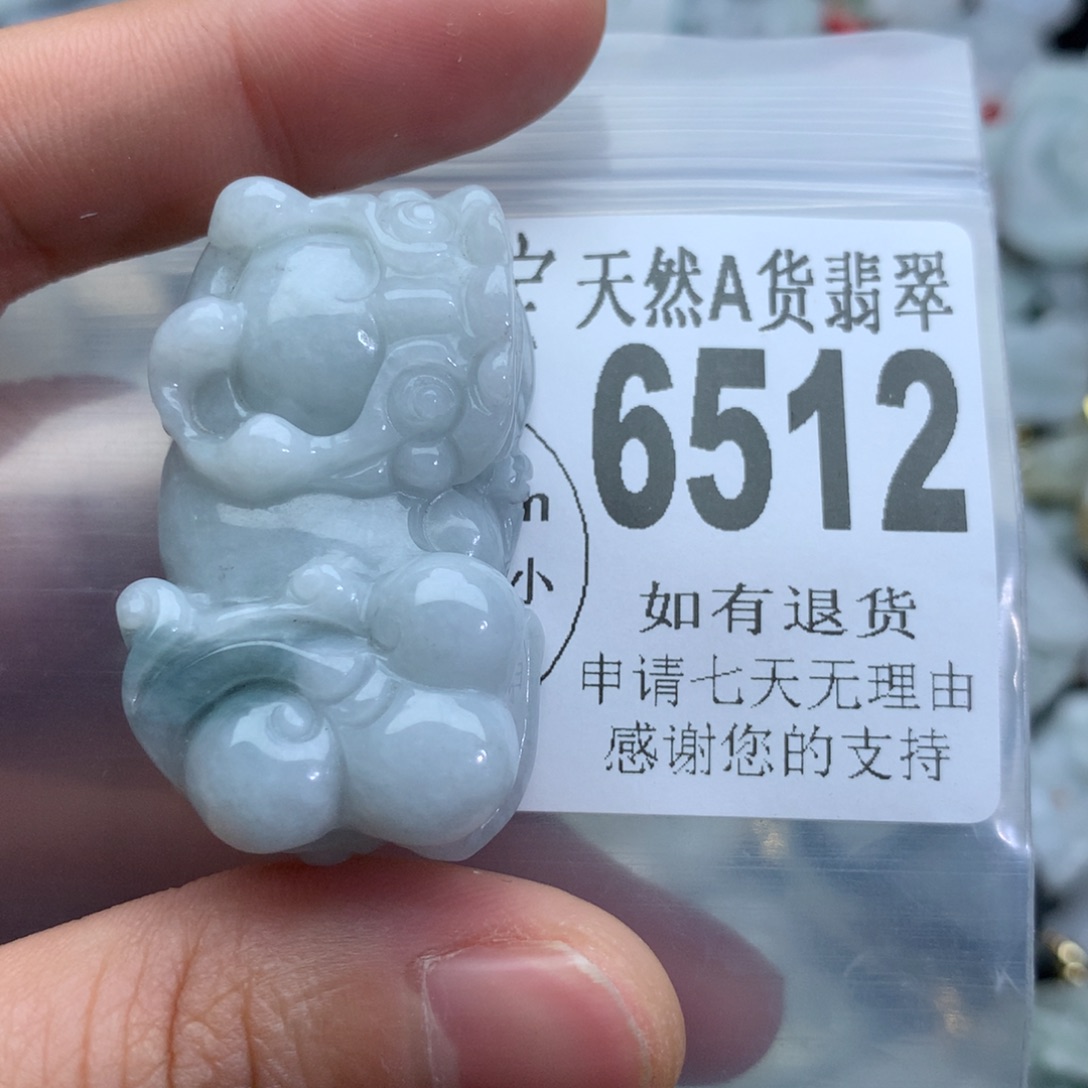 翡翠颈饰未镶嵌6512。