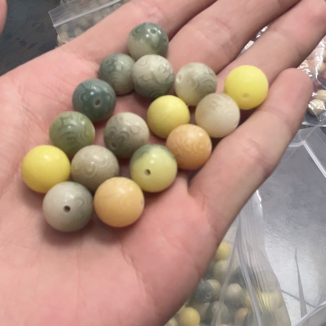 【闪购商品】白玉菩提吊坠z12/108颗微瑕六字