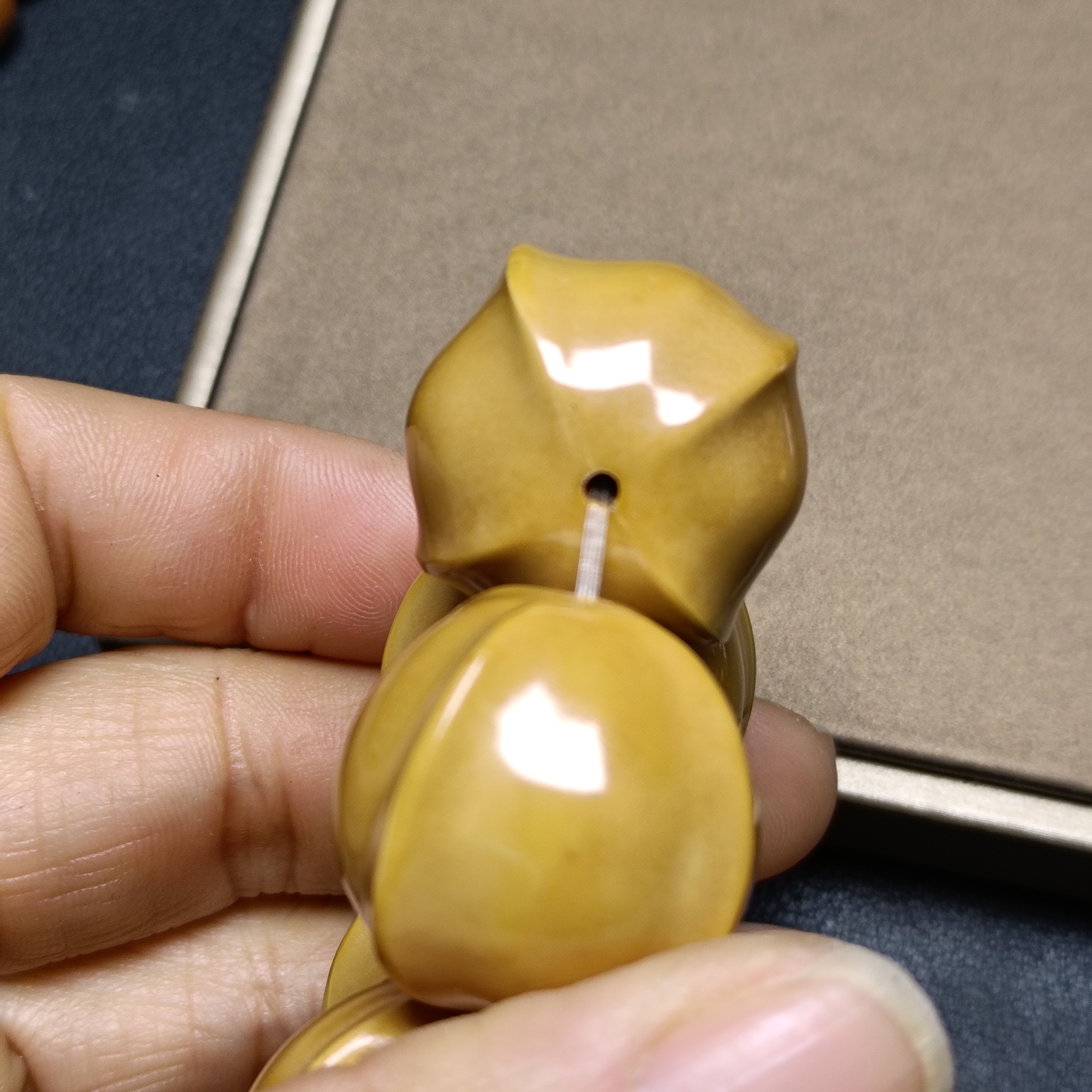 精品猴头手工雕刻大鲨鱼背 尺寸2.5+