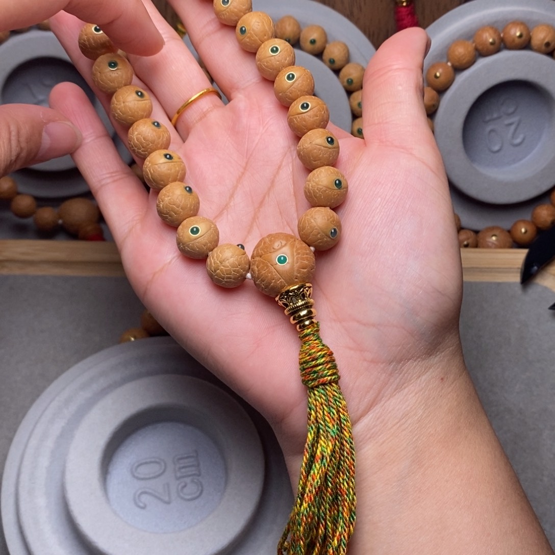 手串凤眼菩提12mm➕绿宝石