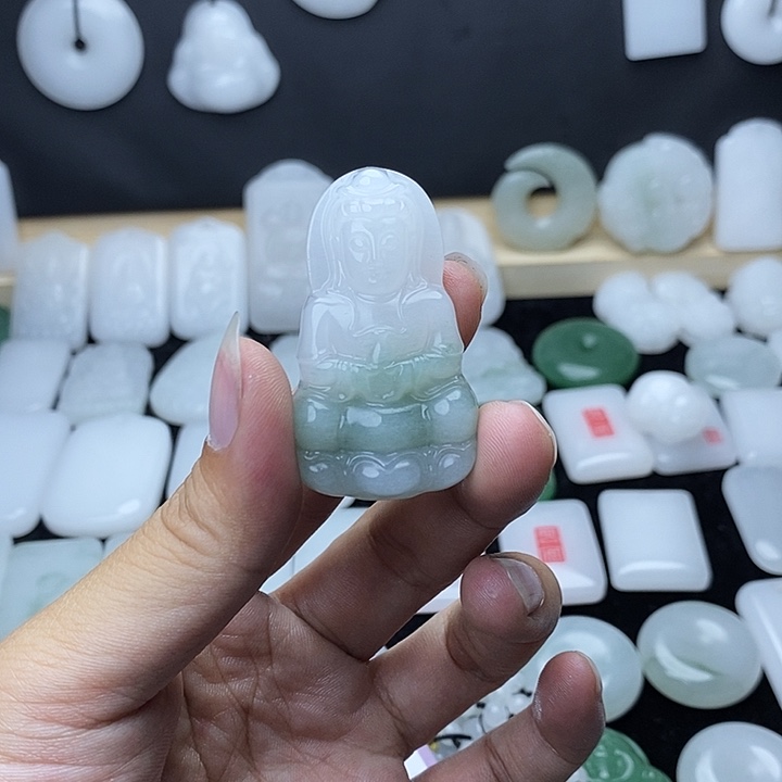 石英质玉未镶嵌颈饰▼****▼